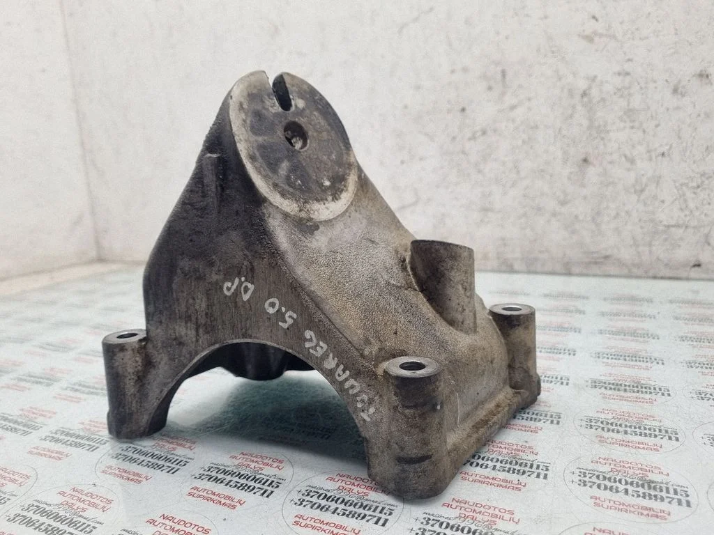 Mootori kinnituskronstein 07Z199308B