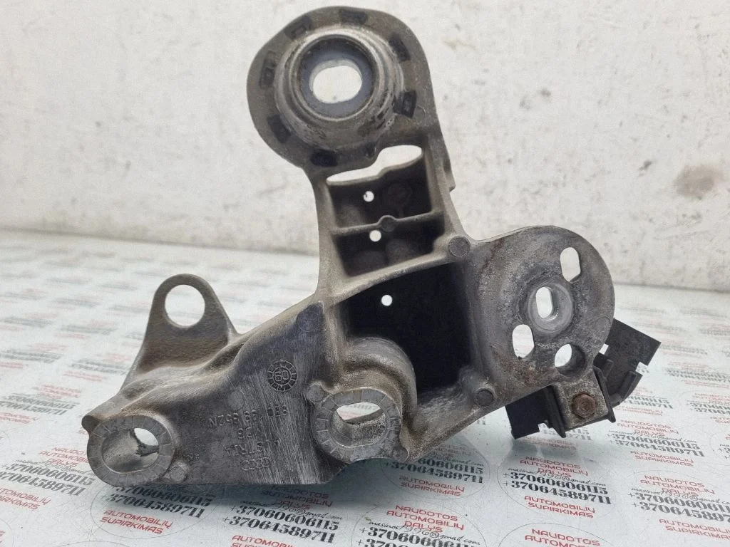 Mootori kinnituskronstein – Seat Exeo (3R) (2008-2013)