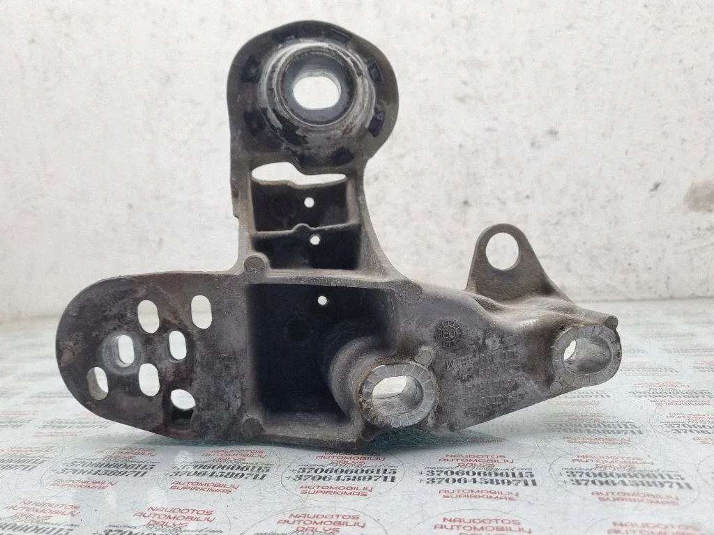 Mootori kinnituskronstein – Seat Exeo (3R) (2008-2013)