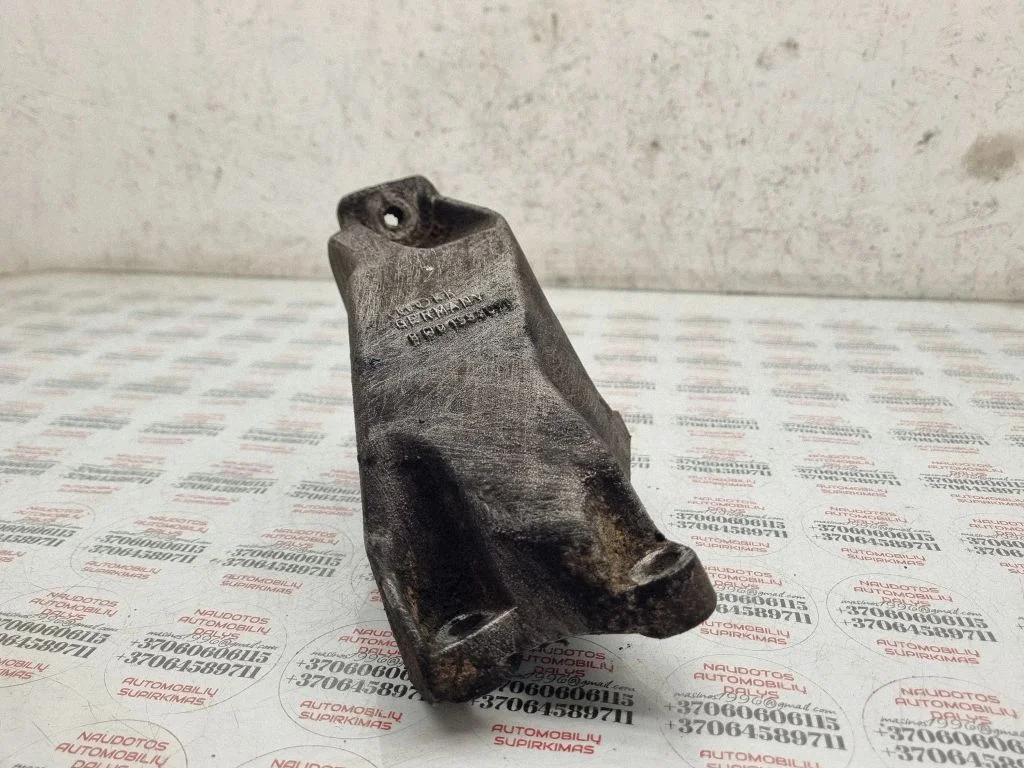 Engine mounting bracket 8D0199307L
