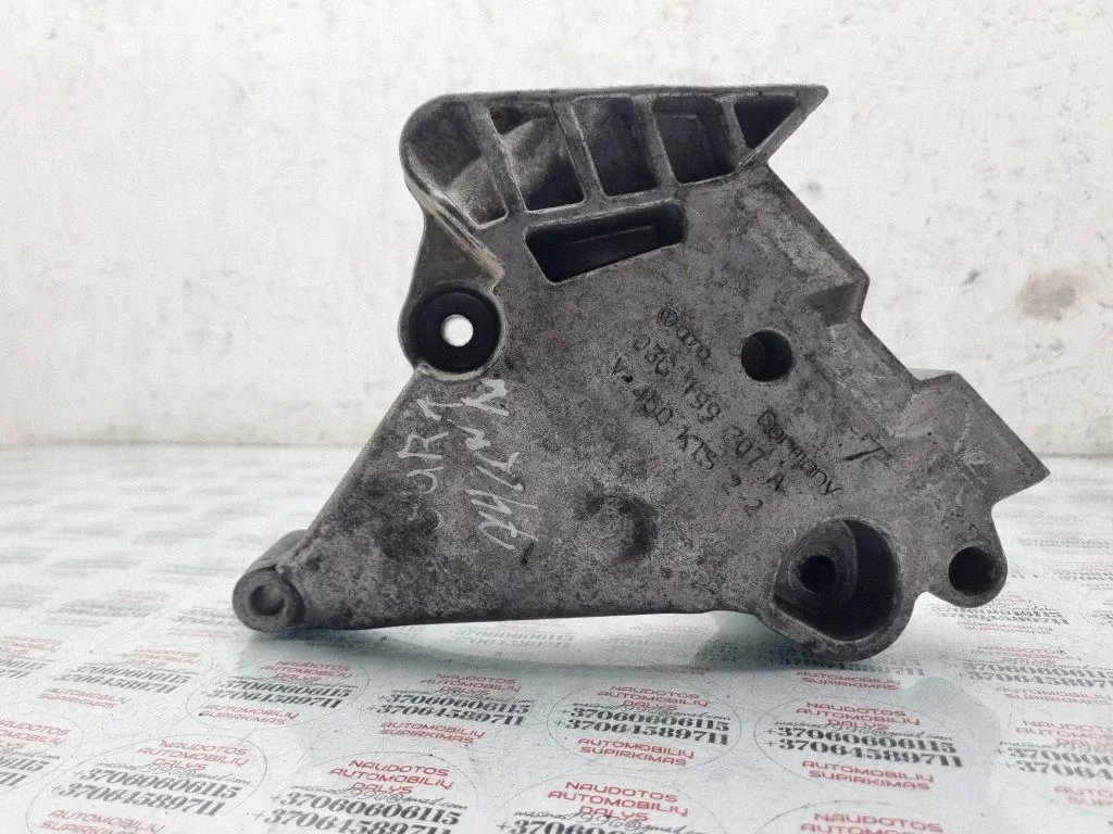 Engine mounting bracket – Volkswagen Touran I (2003-2010)