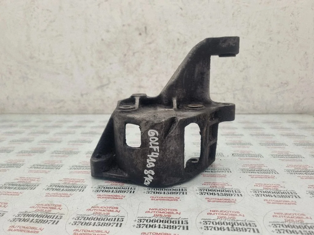 Engine mounting bracket – Volkswagen Golf IV (1998-2005)