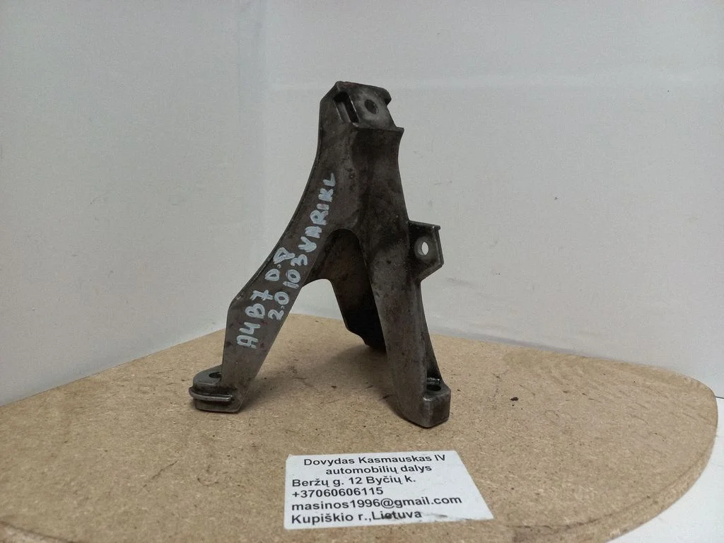 Mootori kinnituskronstein 8E0199308AR