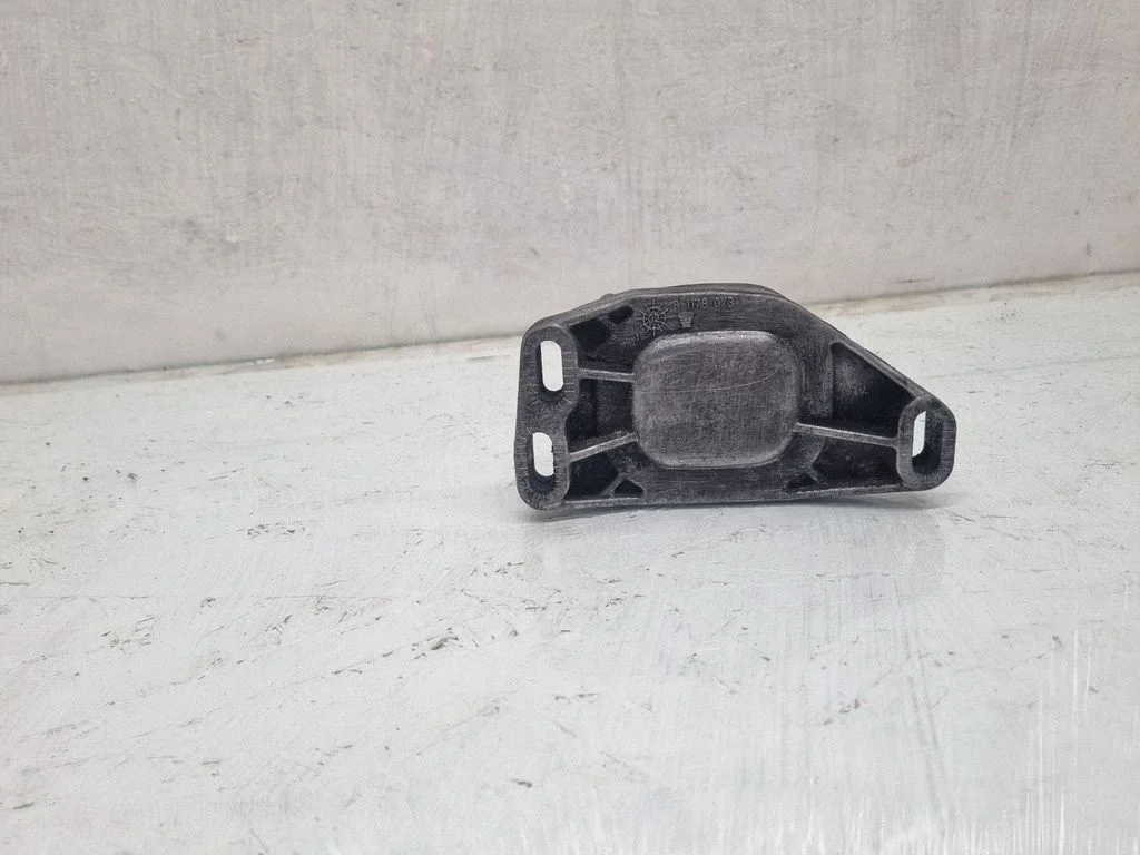 Engine mounting bracket 8D0199336Q