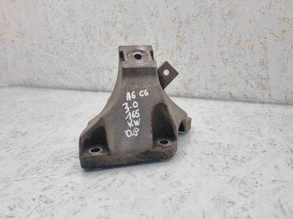 Mootori kinnituskronstein 4F0199308AB