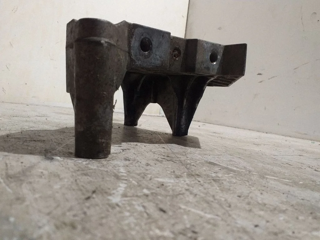 Engine mounting bracket – Skoda Octavia Mk2 (1Z) (2004-2013)
