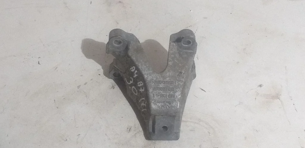 Engine mounting bracket 8E0199307AB