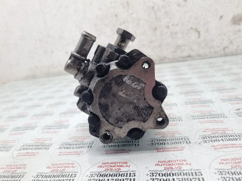 Pompa wspomagania 4B0145155R