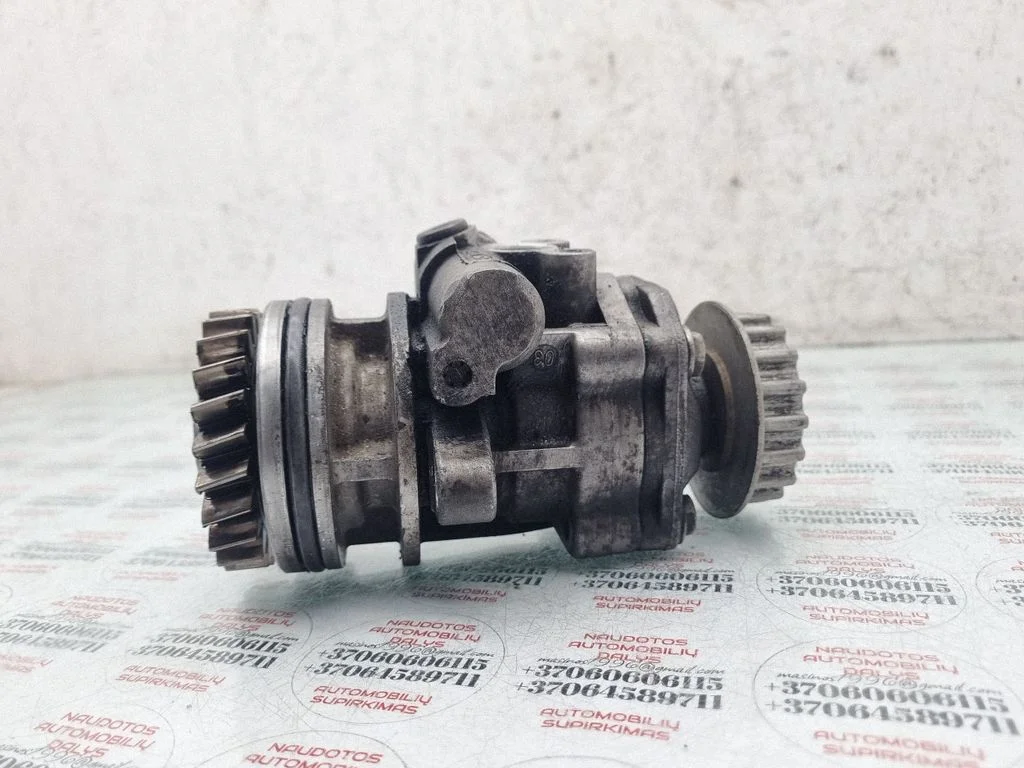 Roolivõimendi pump 7L6422153B