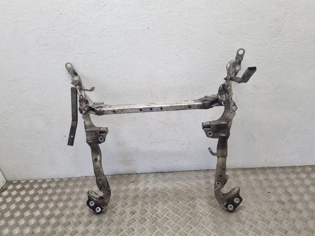 Priekšējais palīgrāmis 8T0399315H