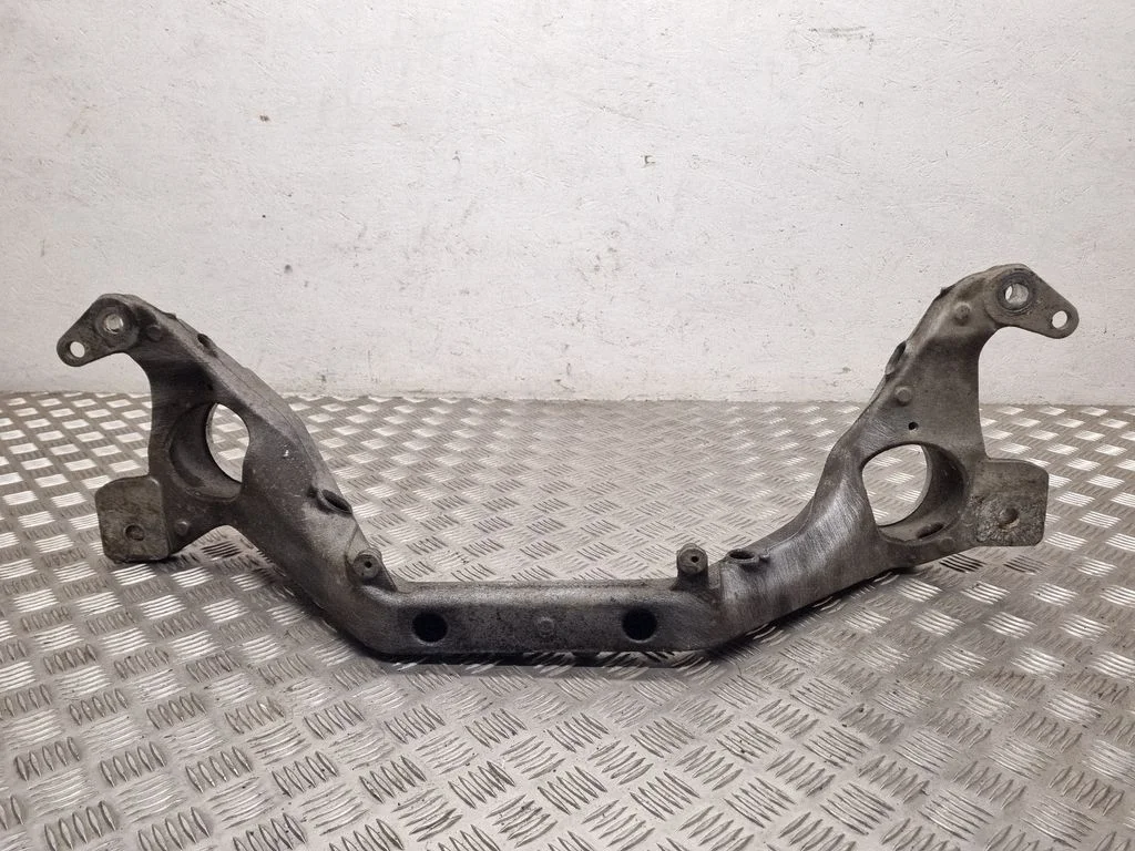 Front subframe – Volkswagen Touareg I (2002-2010)