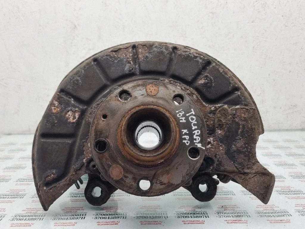 Front wheel hub spindle knuckle – front left