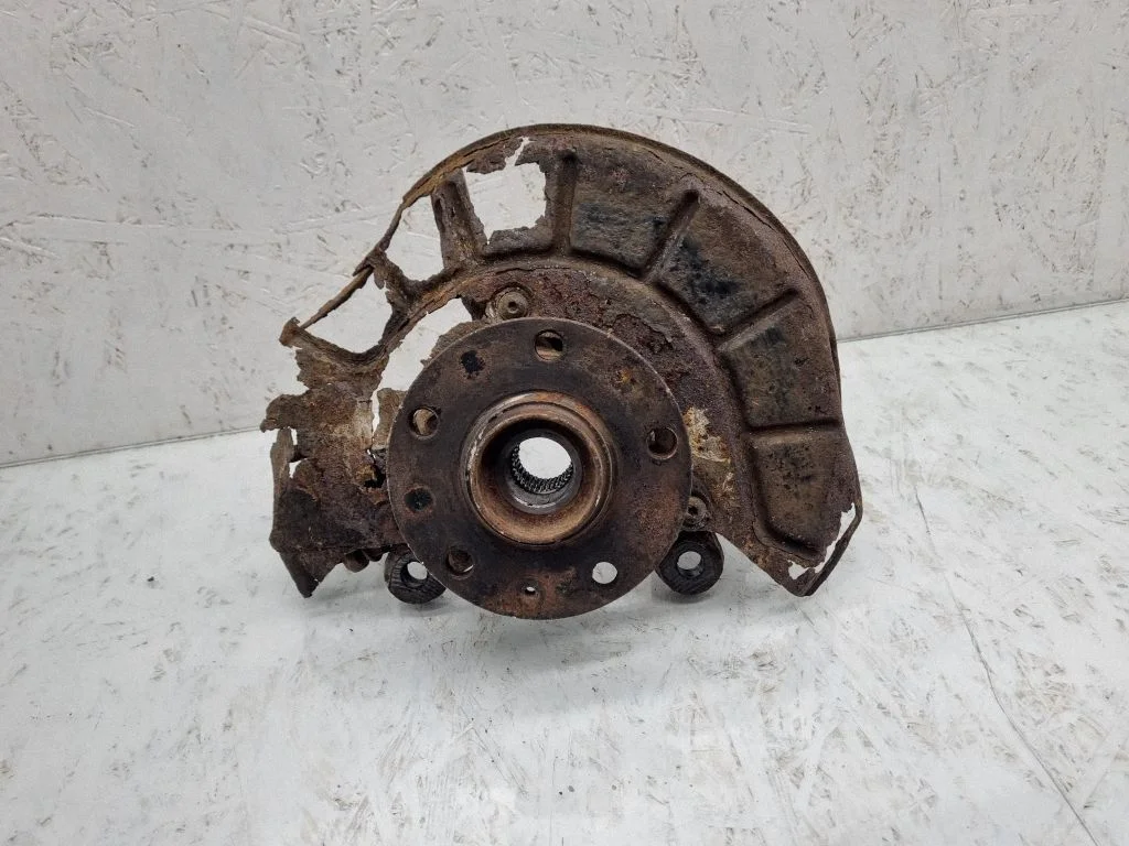 Front wheel hub spindle knuckle – front right