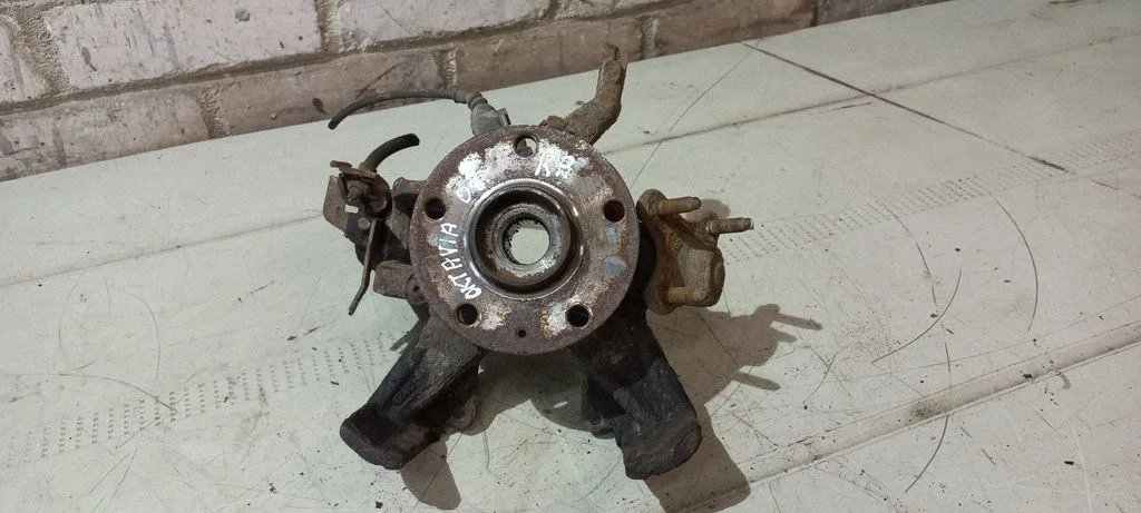 Front wheel hub – Skoda Octavia Mk2 (1Z) (2004-2013)