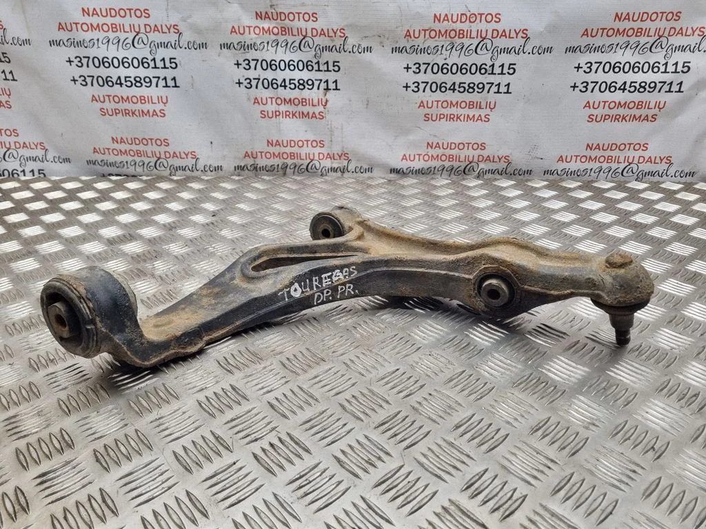 Front lower control arm/wishbone – Volkswagen Touareg I (2002-2010)