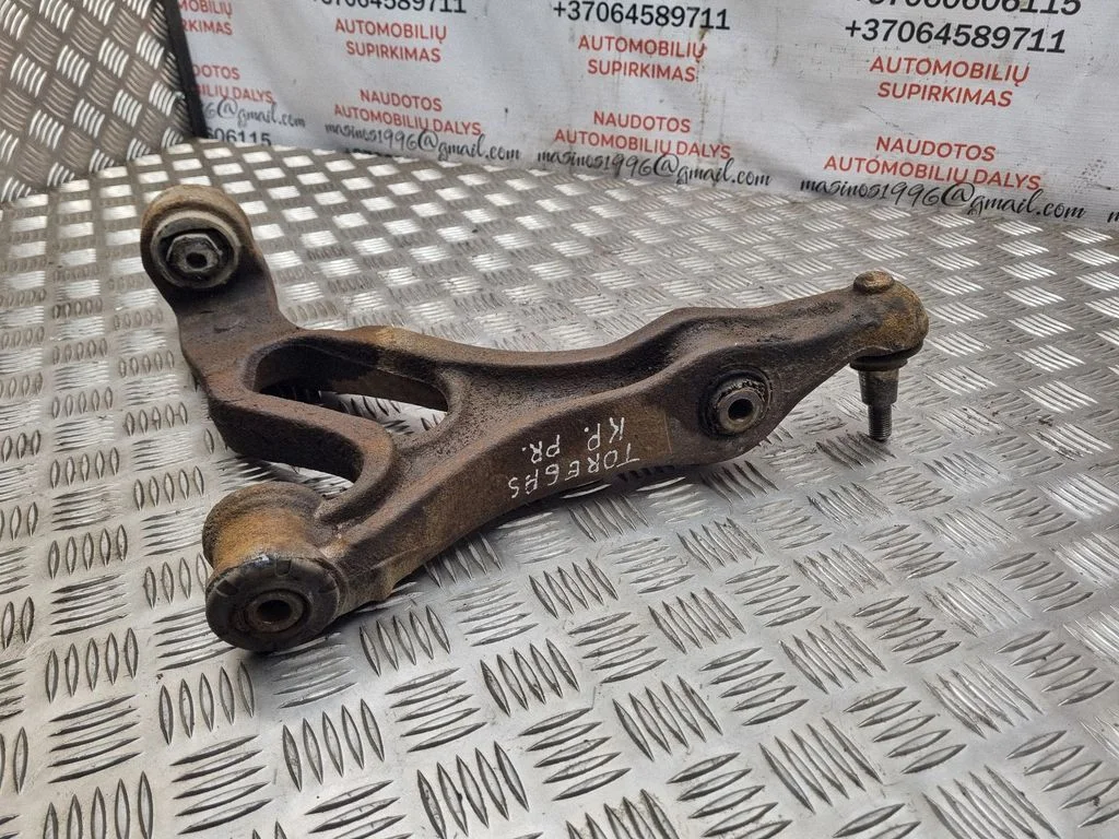 Front lower control arm/wishbone – Volkswagen Touareg I (2002-2010)