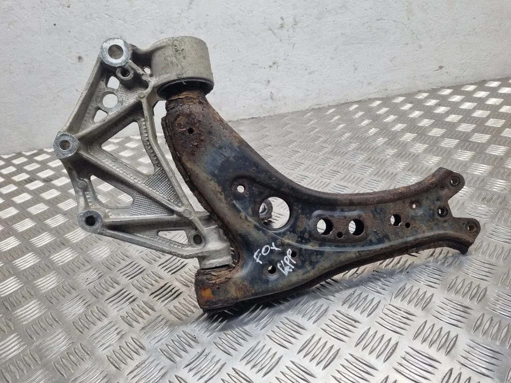Front lower control arm/wishbone 6C0407157C