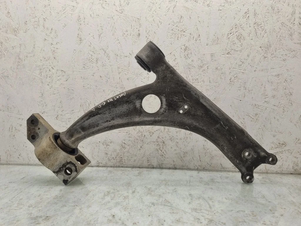 Front lower control arm/wishbone 3C0407153B