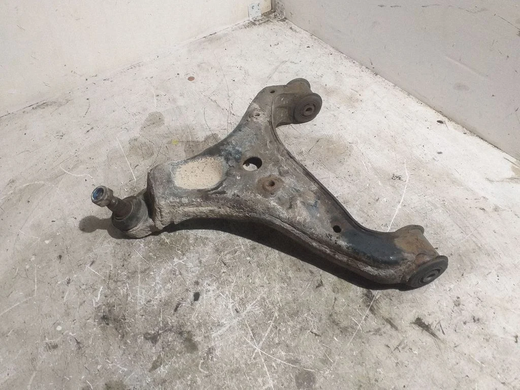 Front lower control arm/wishbone – Mercedes-Benz Sprinter W906 (2006-2018)