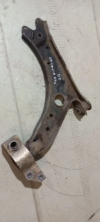 Front lower control arm/wishbone – front right