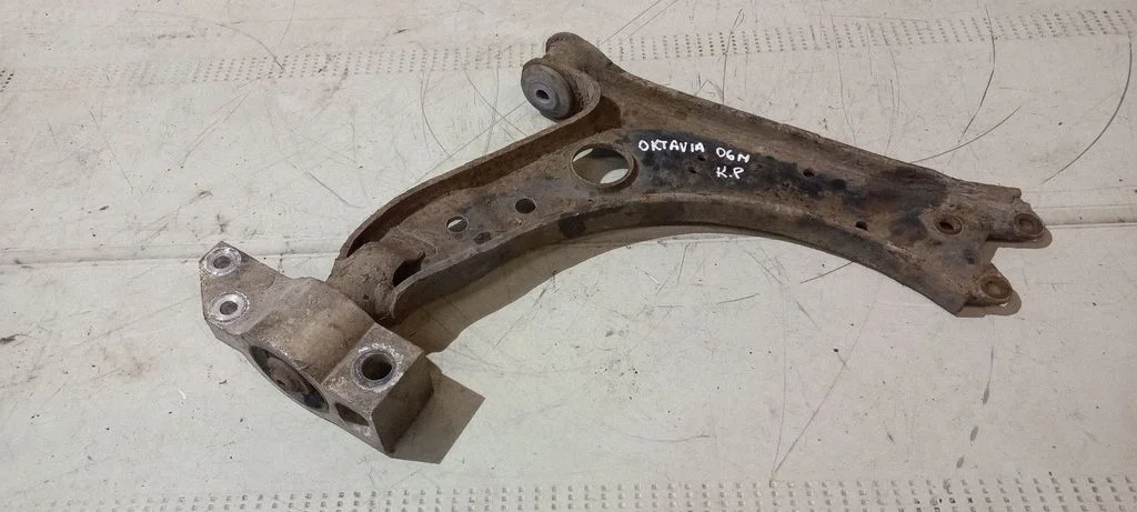 Front lower control arm/wishbone – Skoda Octavia Mk2 (1Z) (2004-2013)