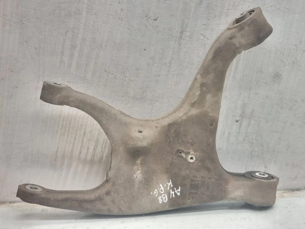 Tagumine õõtshoob 8K0505311J