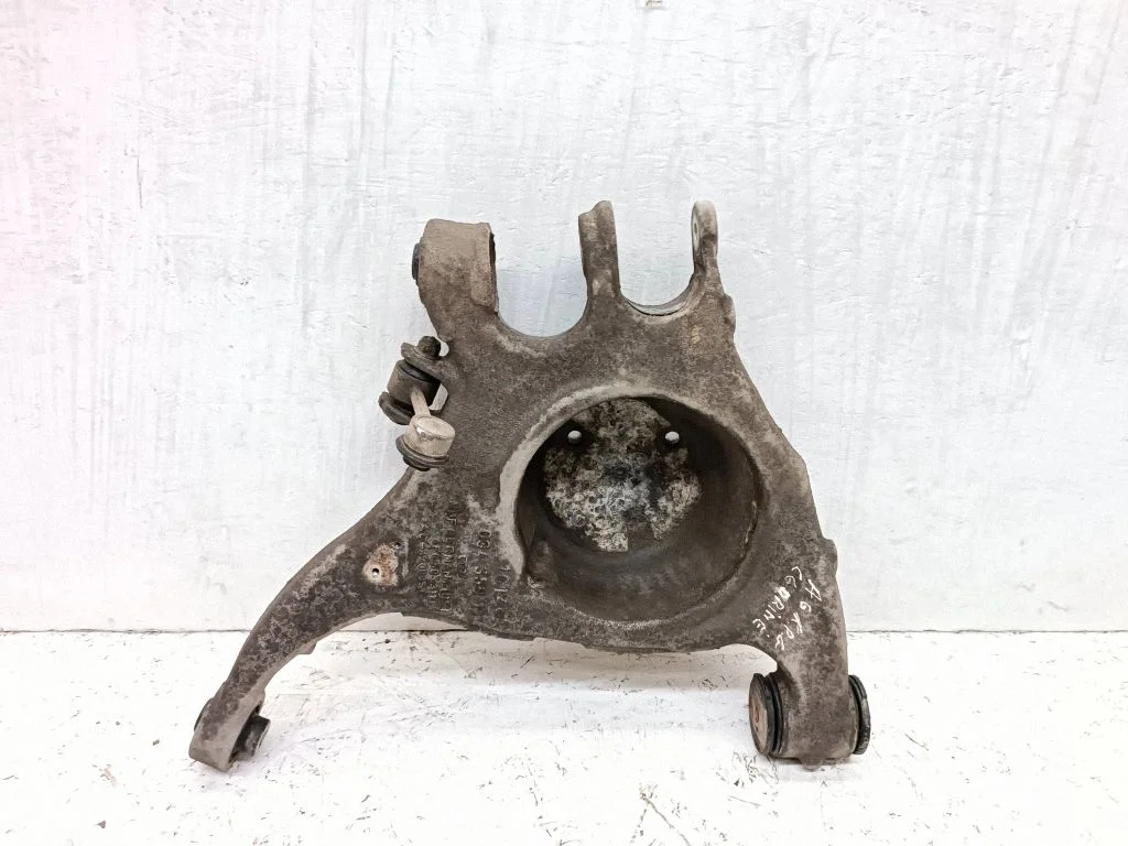 Tagumine ülemine õõtshoob 4F0505311L