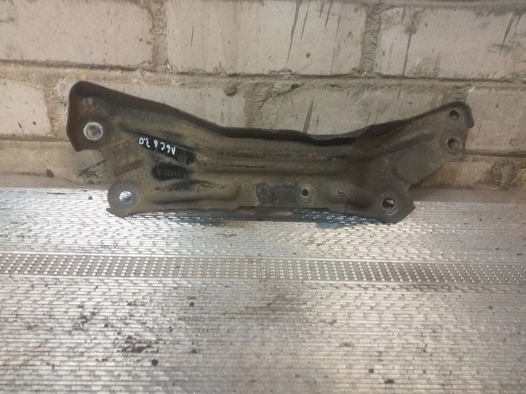 Gearbox mounting bracket 4F0253074A