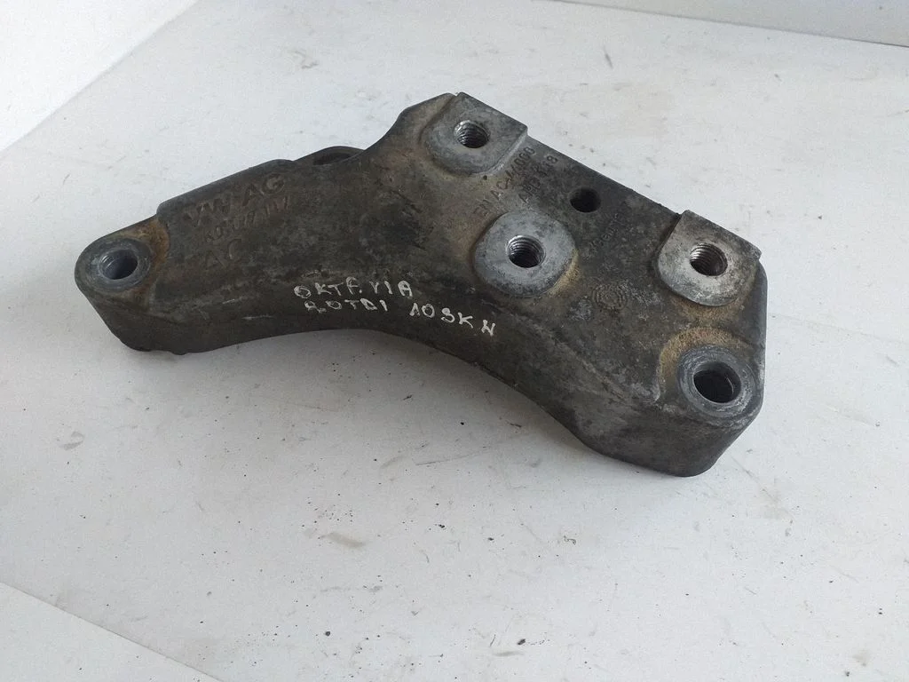 Gearbox mounting bracket – Skoda Octavia Mk2 (1Z) (2004-2013)
