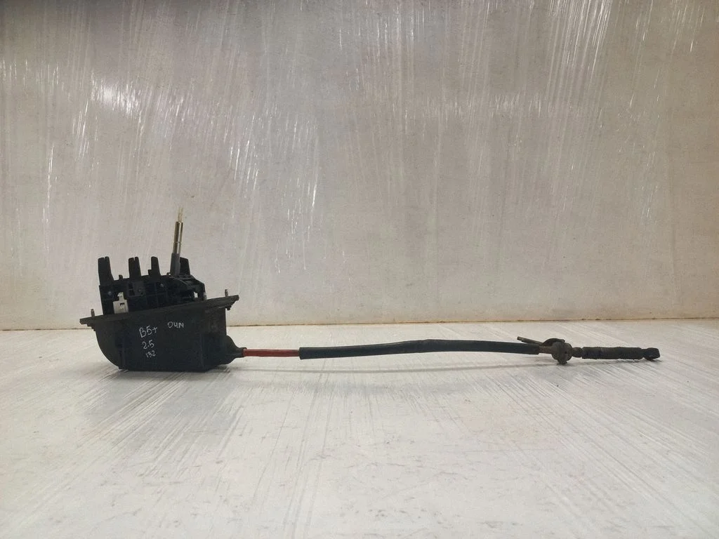 Gear selector mechanism 4B0713041M