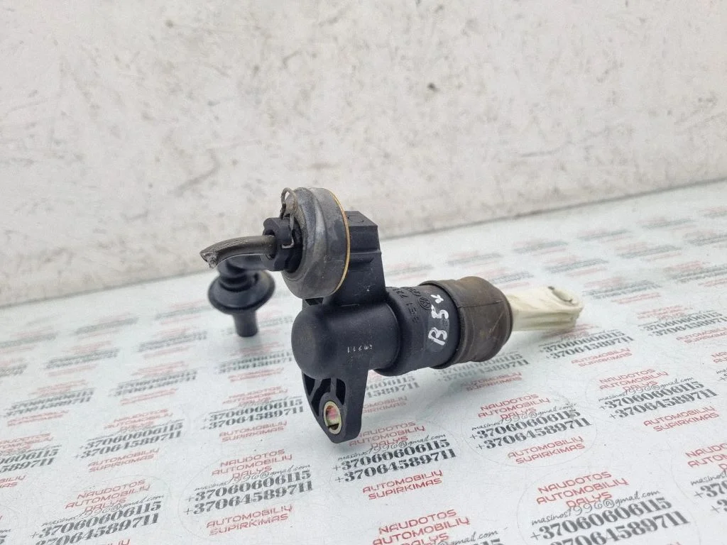 Clutch master cylinder 8E1721401G