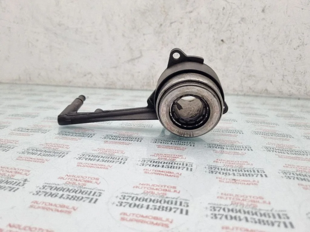 Clutch master cylinder 02M141671A