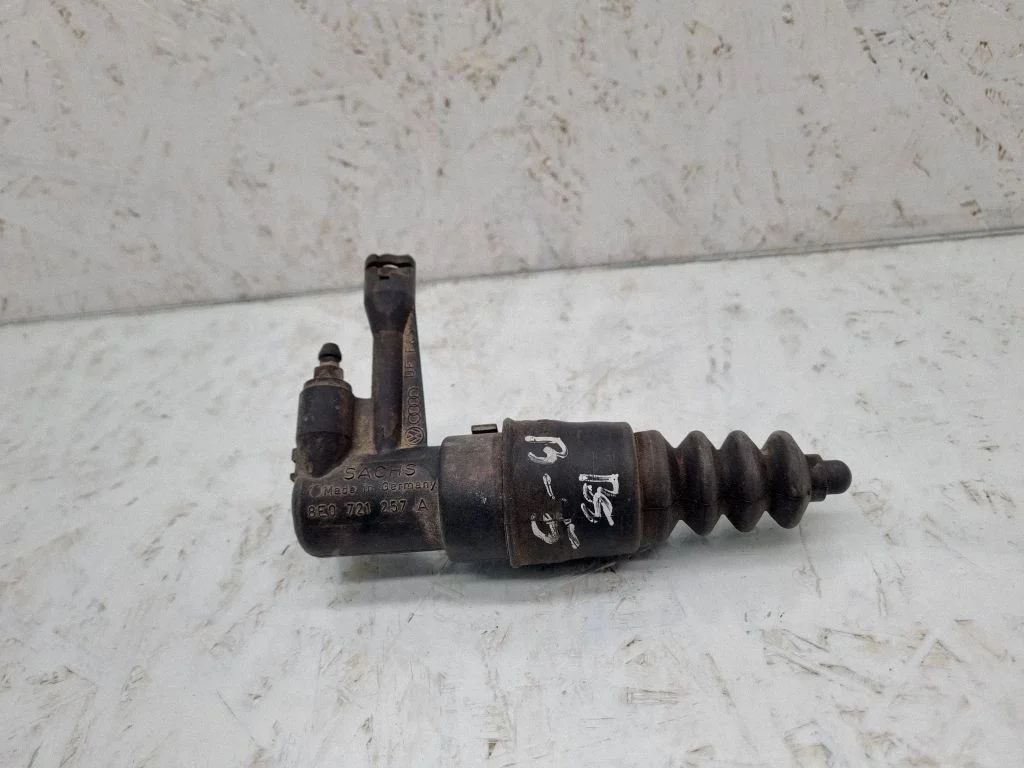 Clutch master cylinder 8E0721257A