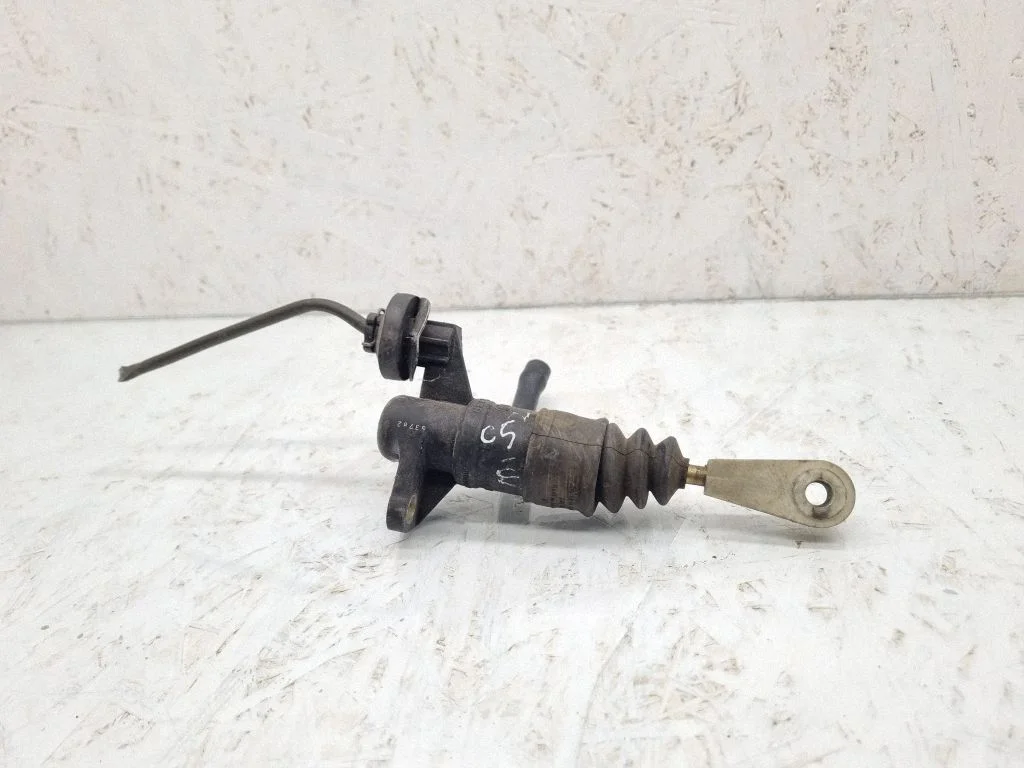 Clutch master cylinder 8E1721401