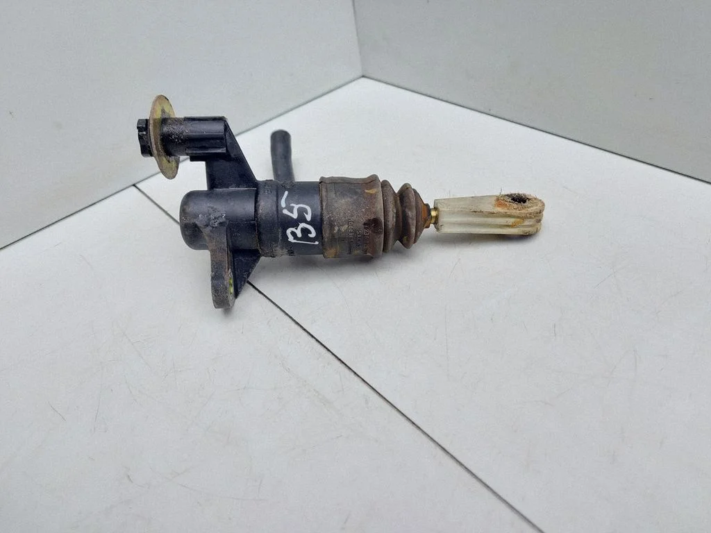 Clutch master cylinder 8E1721401