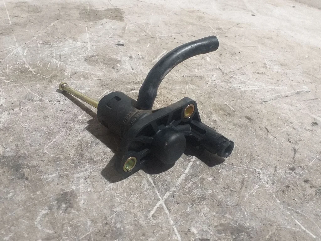Clutch master cylinder 8E1721401