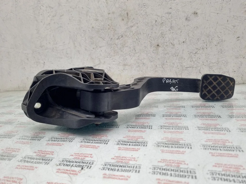 Clutch master cylinder – Volkswagen Passat CC (2008-2016)