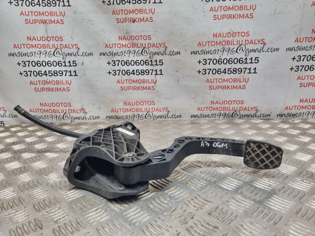 Clutch master cylinder 1K0721796E