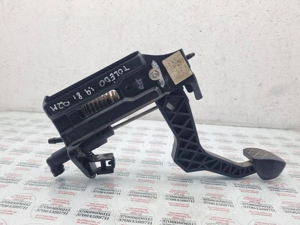 Clutch master cylinder 1J1721321C