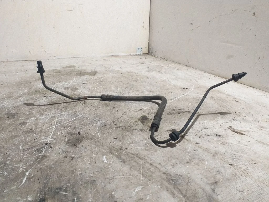 Clutch pipe/line