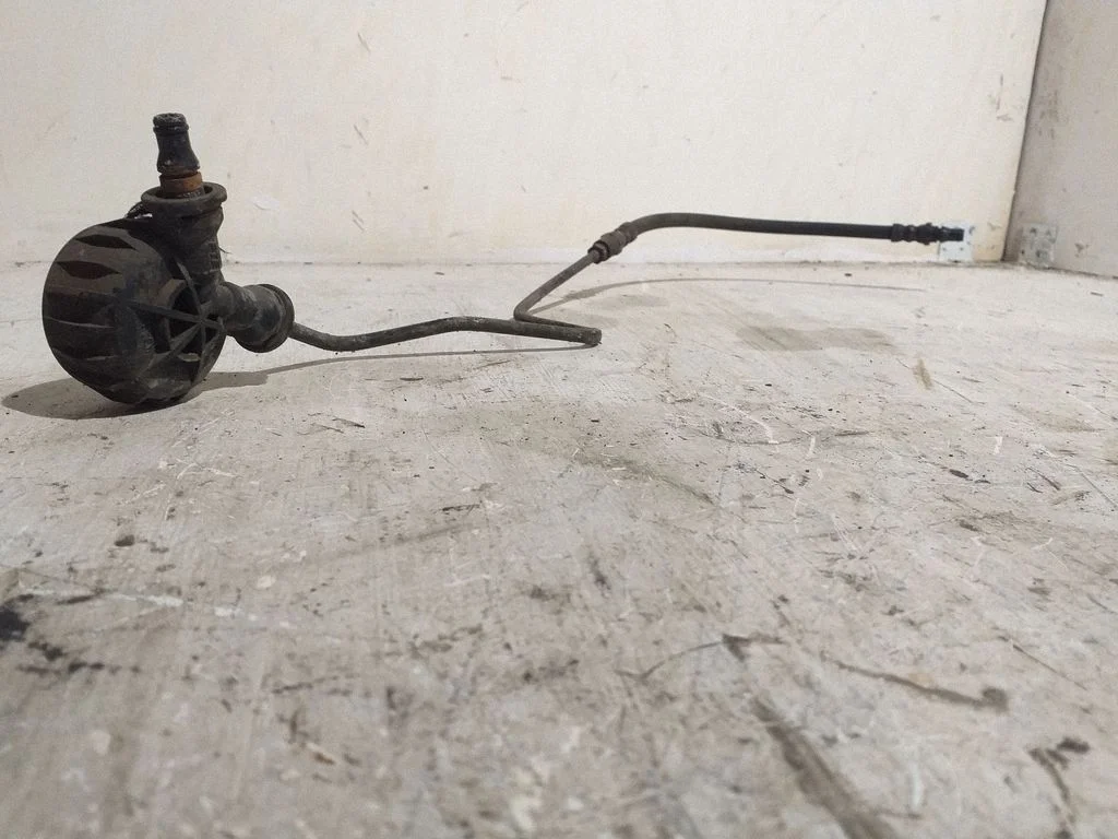 Clutch pipe/line