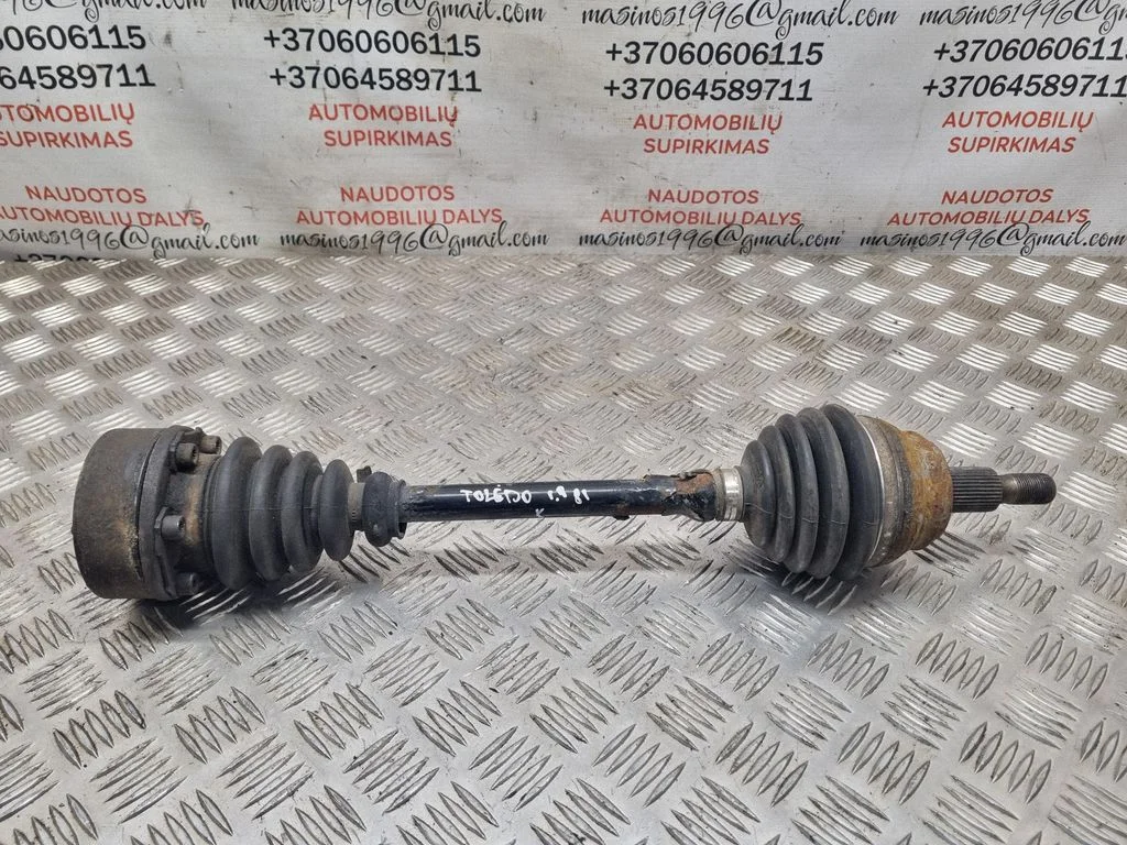 Front driveshaft – left