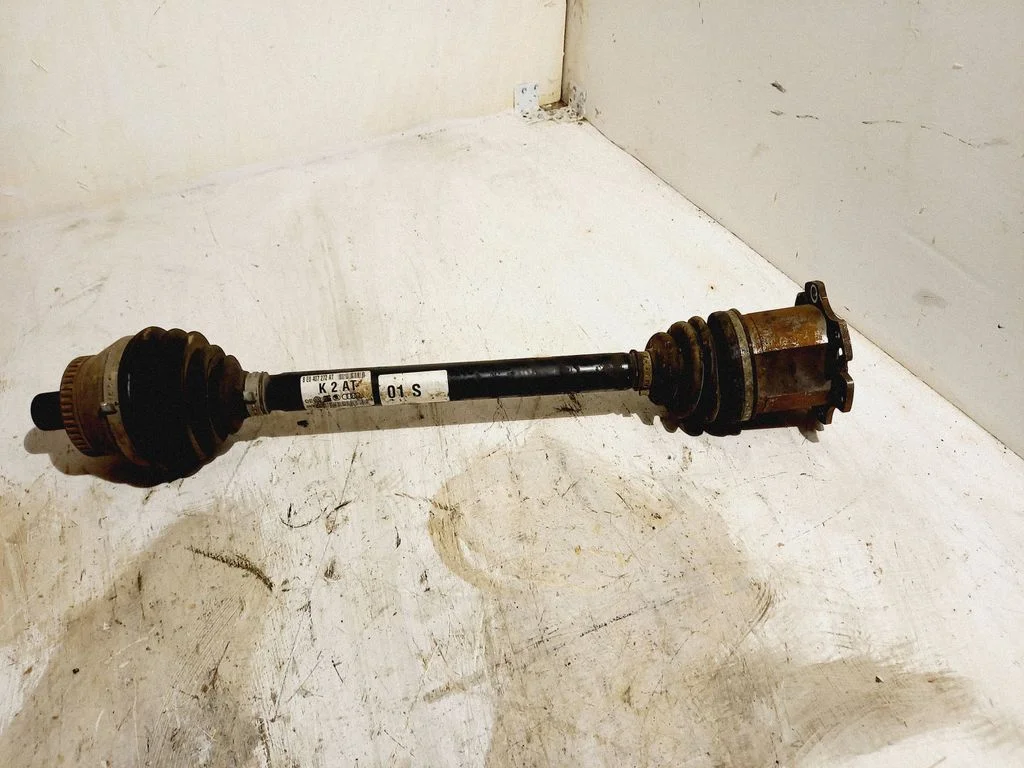 Front driveshaft 8E0407272