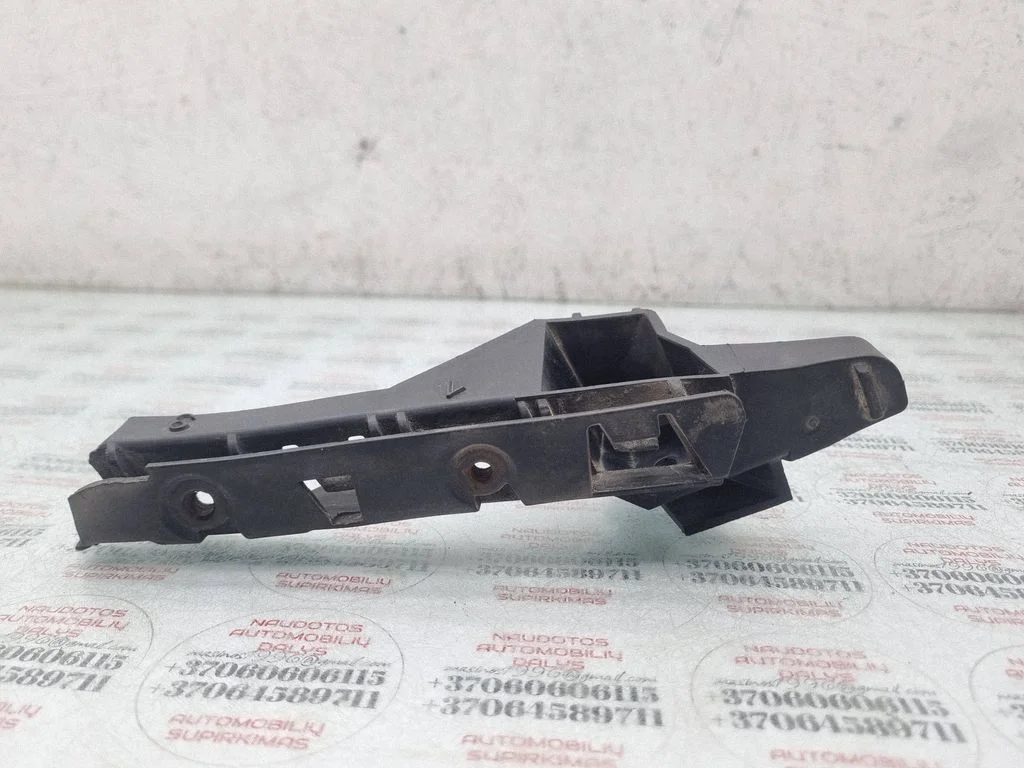 Front bumper mounting bracket – Audi A3 S3 8L (1996-2003)