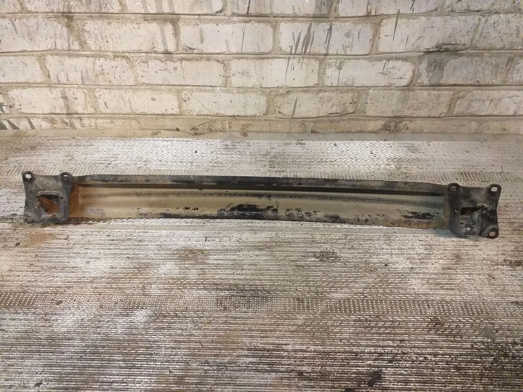 Front bumper cross member – Volkswagen Golf Plus (2005-2013)