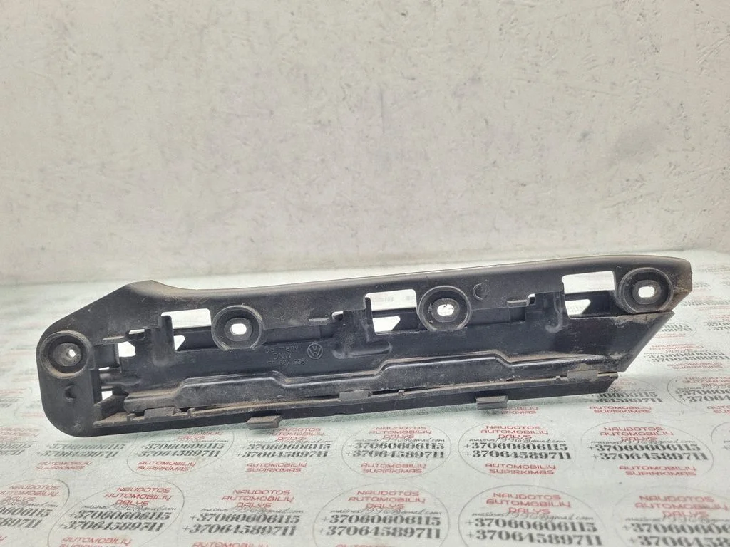 Esistange kinnitusklamber – Volkswagen Touran I (2003-2010)