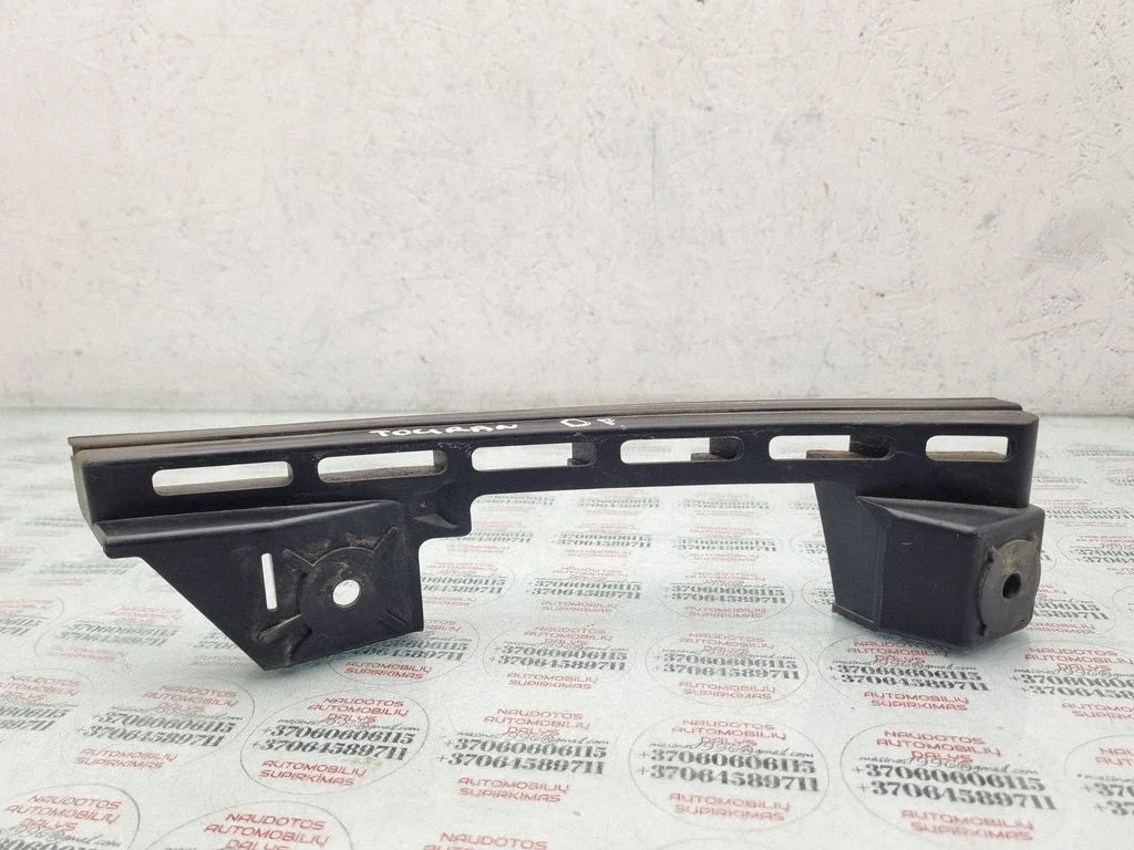 Esistange kinnitusklamber 1T0807890B