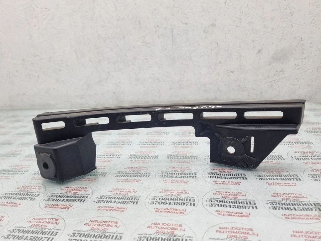 Esistange kinnitusklamber 1T0807889B