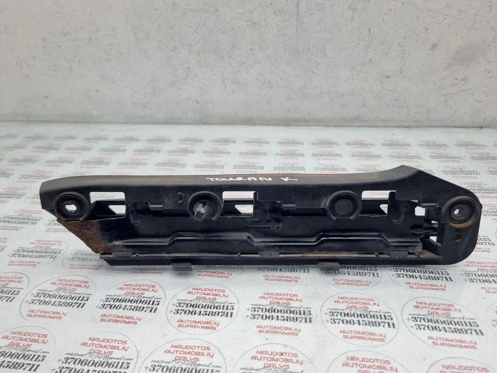 Esistange kinnitusklamber 1T0807049