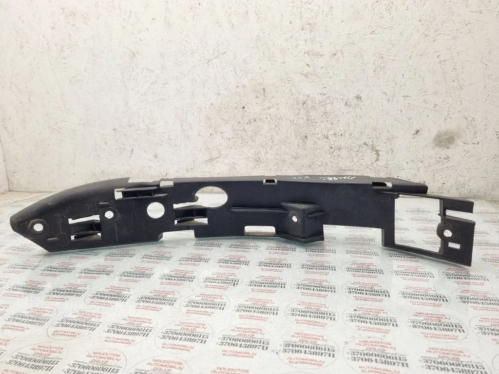 Front bumper mounting bracket 7L6807183C